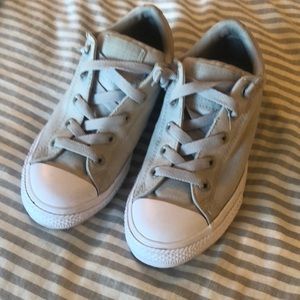Converse size 4 barely worn